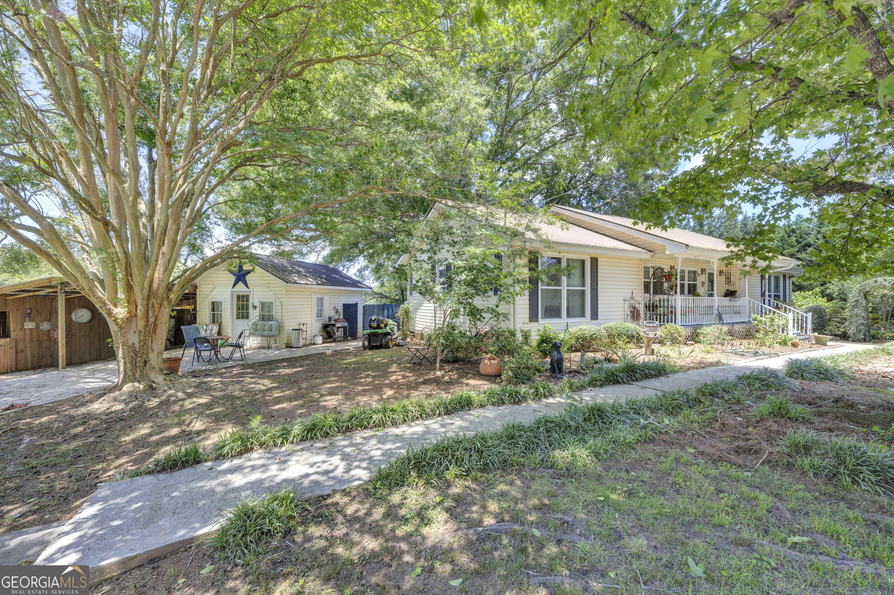 4133 H D Atha Road Property Photo 8