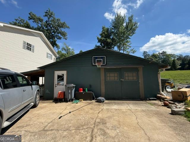 180 Dixon Road Property Photo 6
