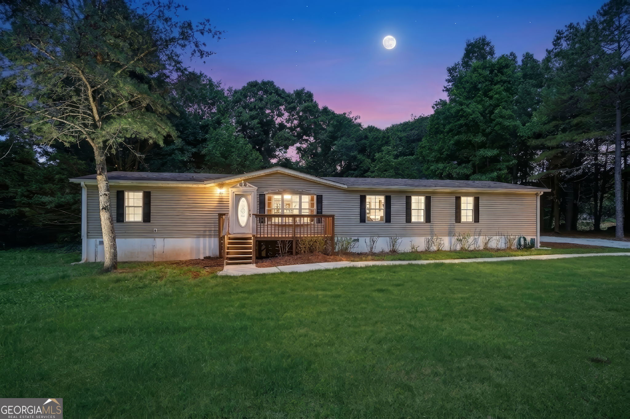 6512 Millwood Road Property Photo 1