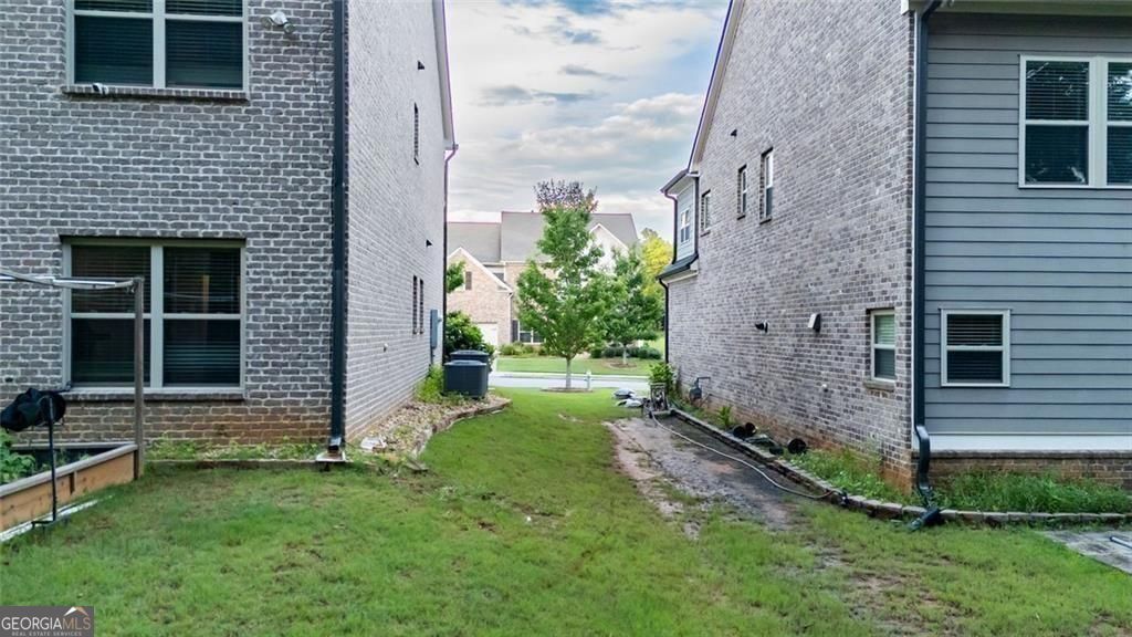 1045 Wesbourough Pl Property Photo 23