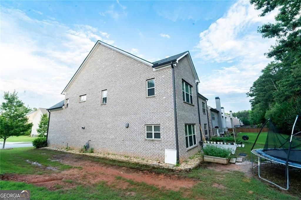 1045 Wesbourough Pl Property Photo 31
