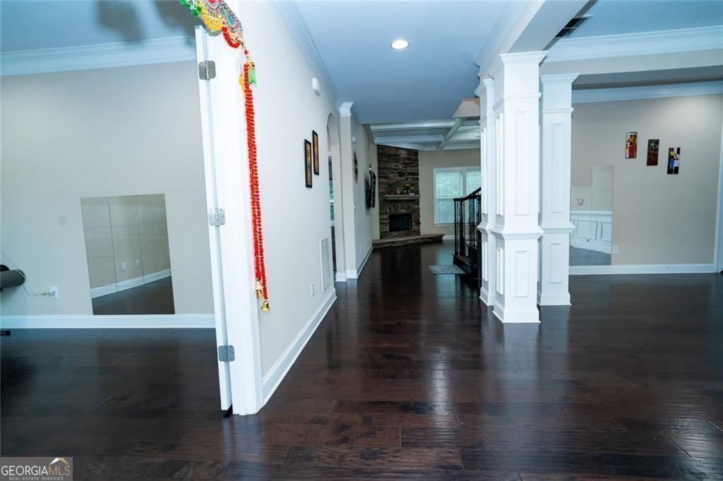 1045 Wesbourough Pl Property Photo 33