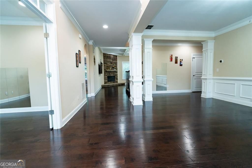 1045 Wesbourough Pl Property Photo 37