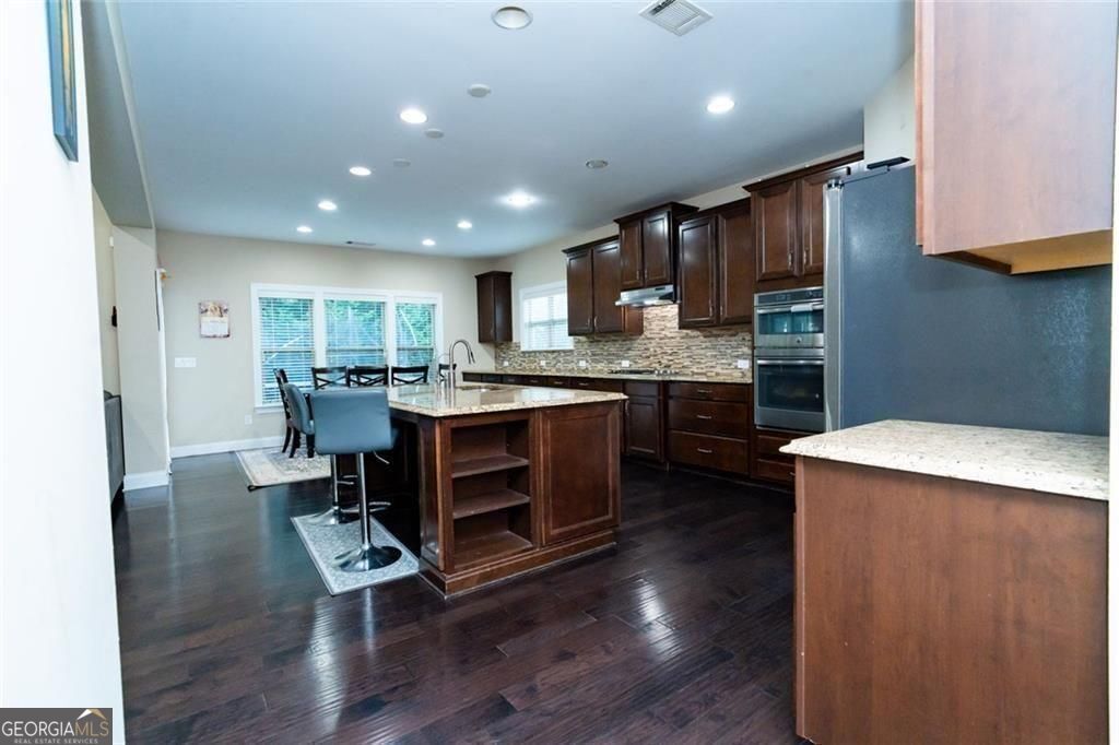 1045 Wesbourough Pl Property Photo 49