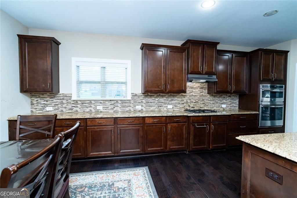 1045 Wesbourough Pl Property Photo 52