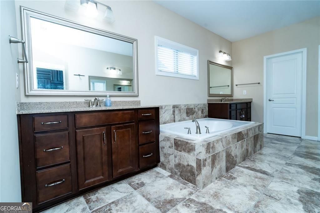 1045 Wesbourough Pl Property Photo 66