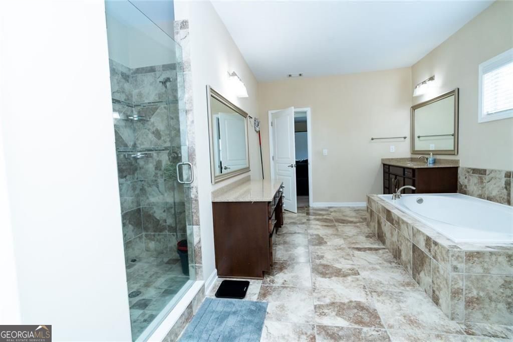 1045 Wesbourough Pl Property Photo 69