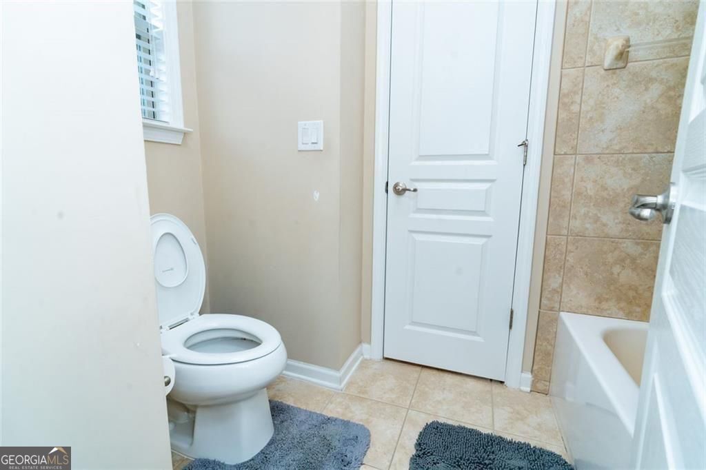 1045 Wesbourough Pl Property Photo 81