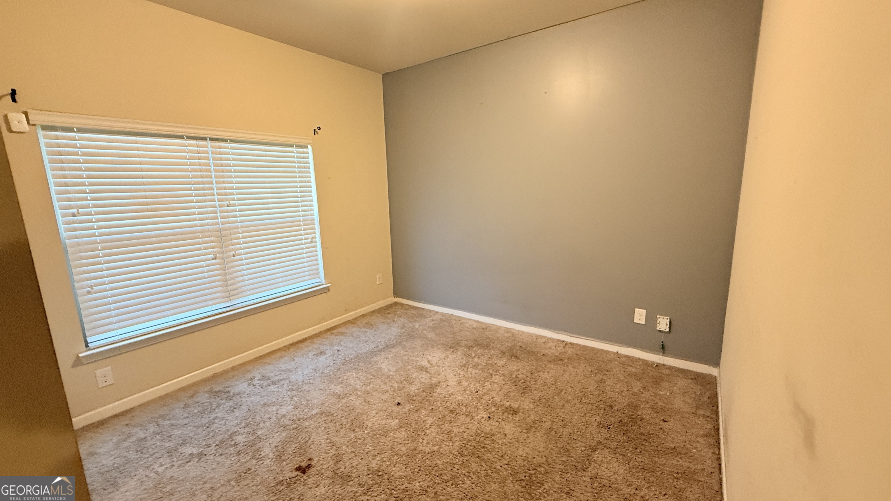 2357 Cornell Circle Property Photo 3