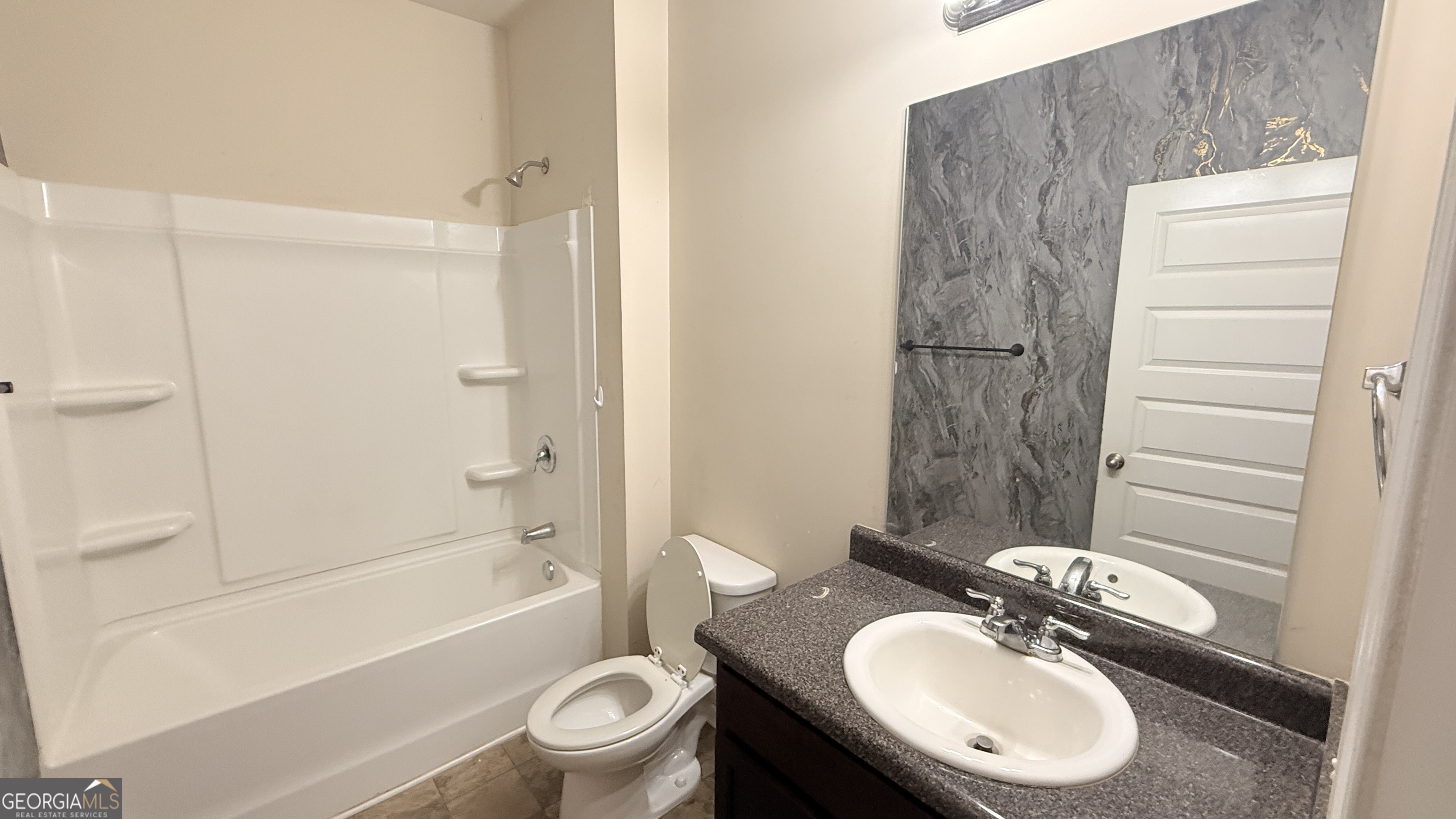 2357 Cornell Circle Property Photo 4