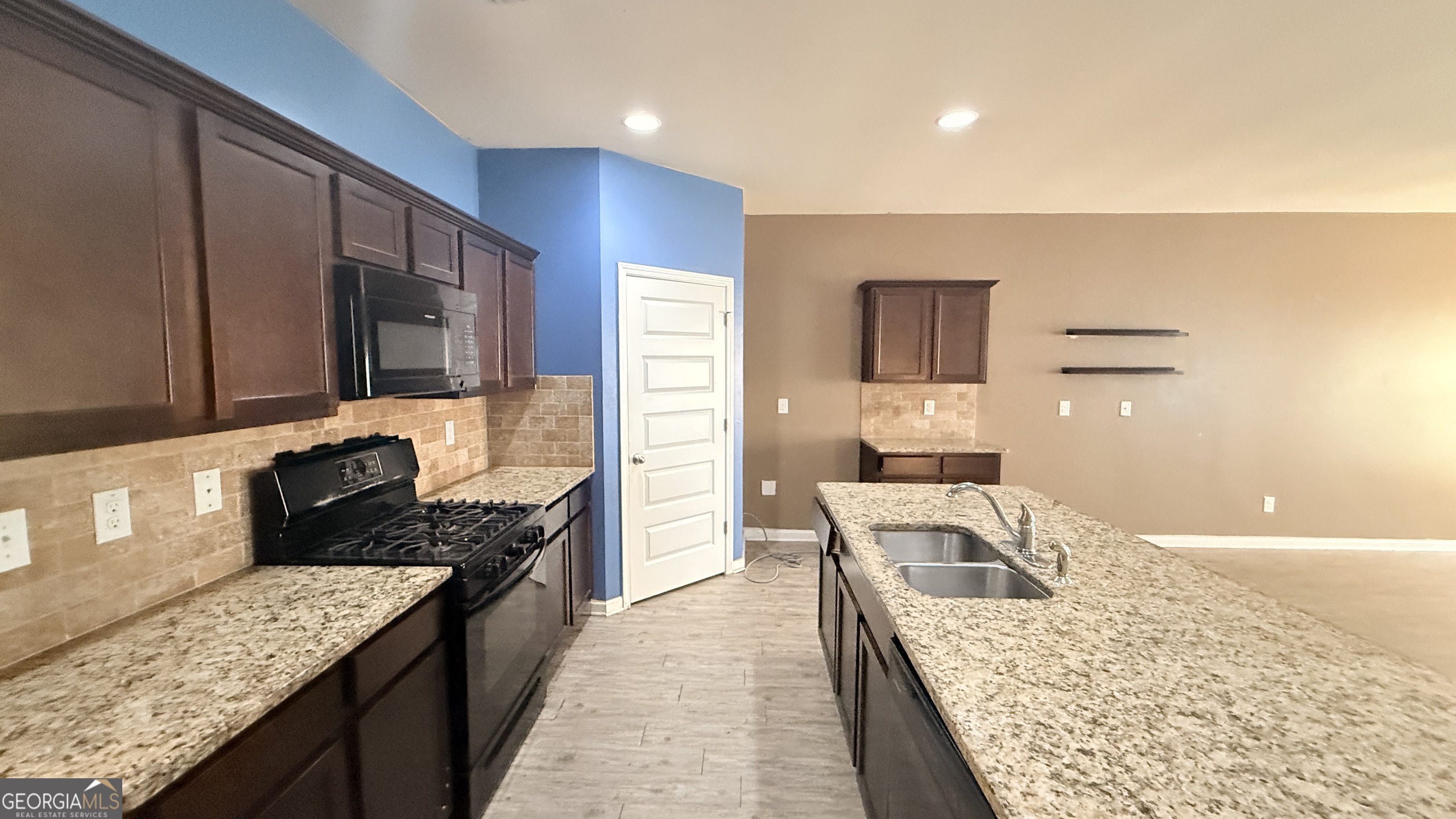 2357 Cornell Circle Property Photo 8