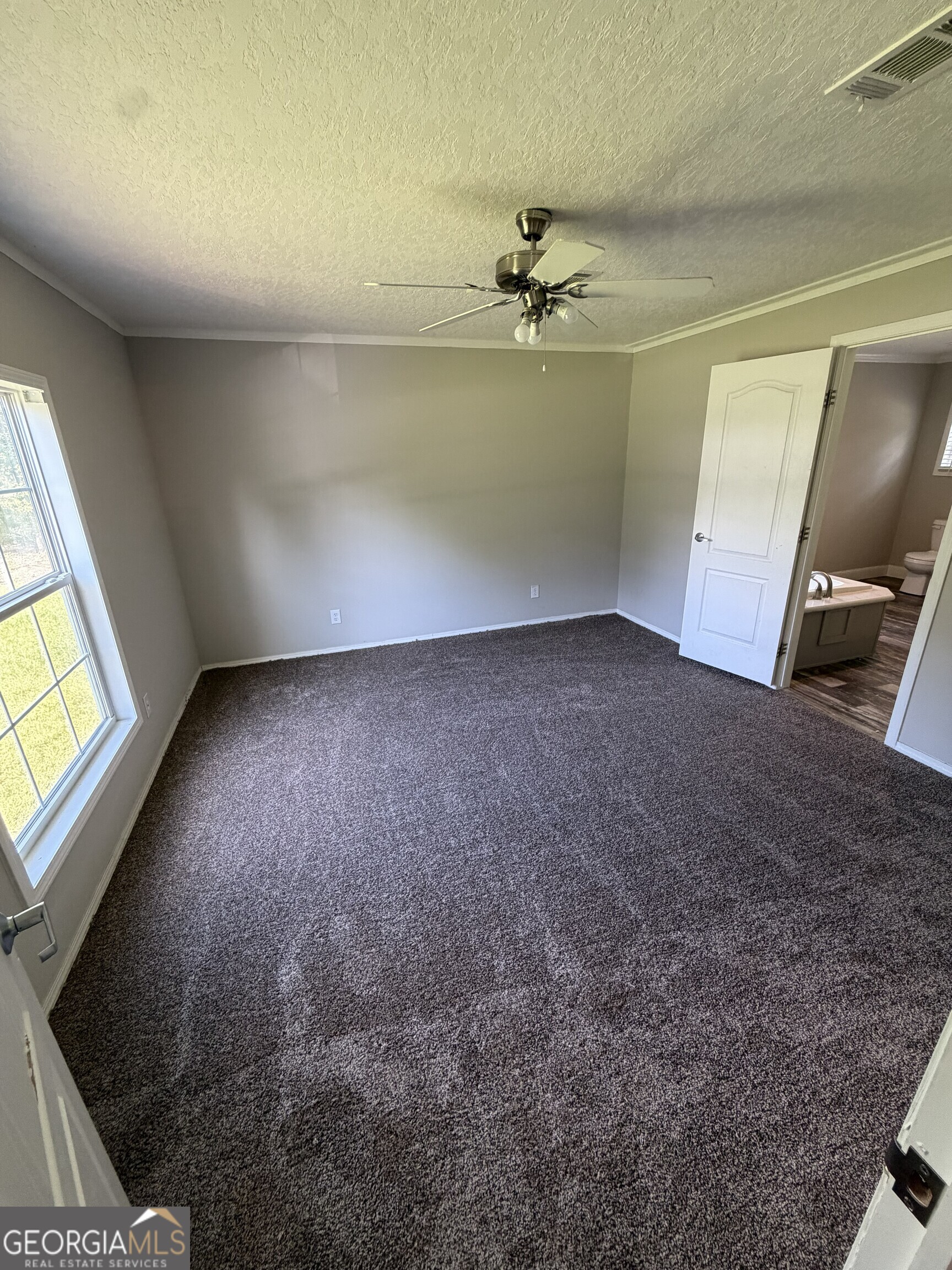 370 Railroad Property Photo 4