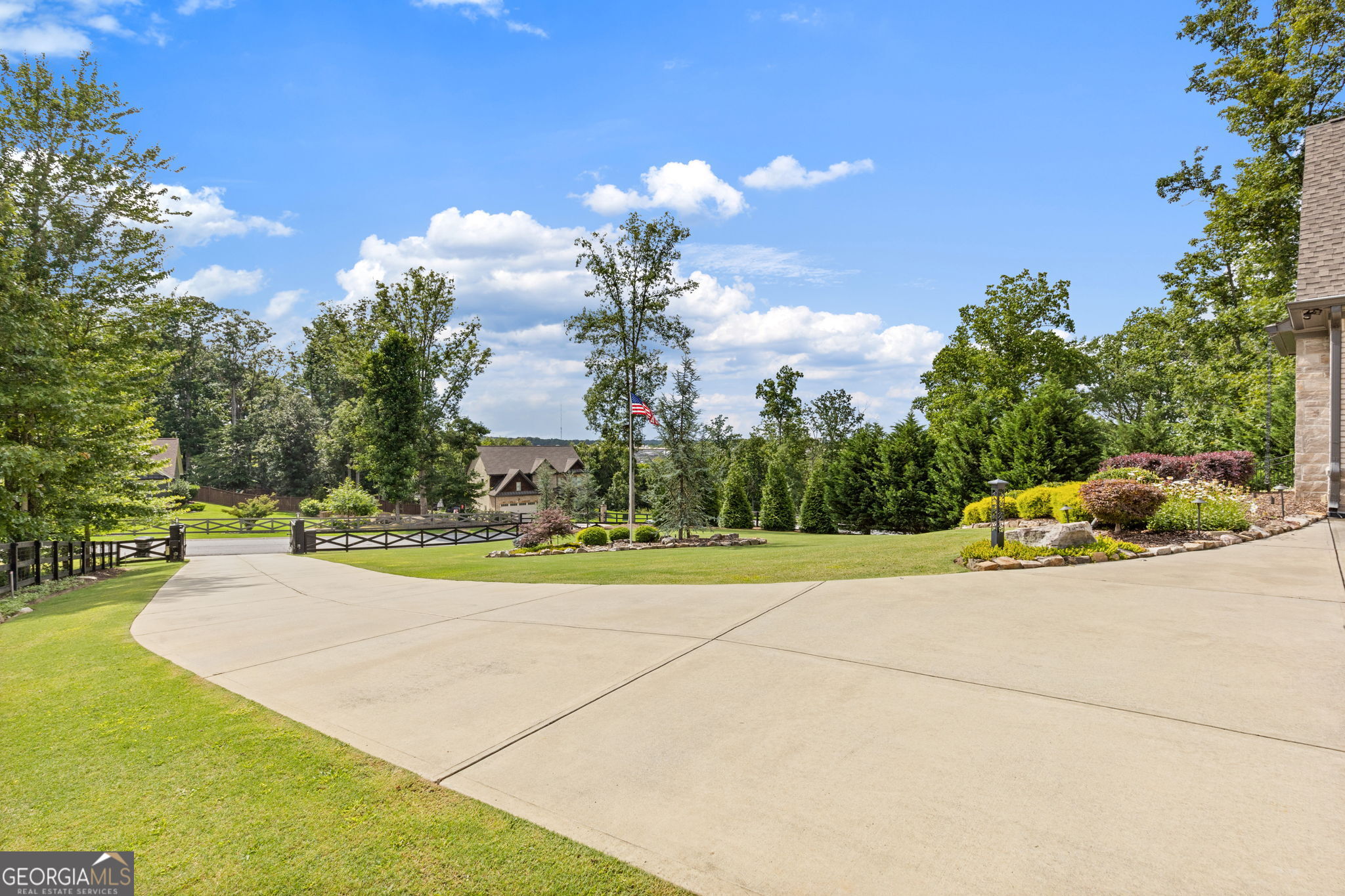 2685 Sardis Way Property Photo 4