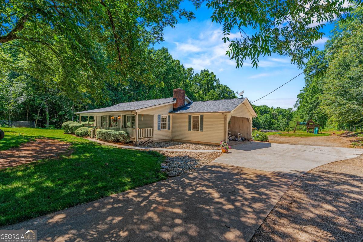3880 Tanners Mill Road Property Photo 2