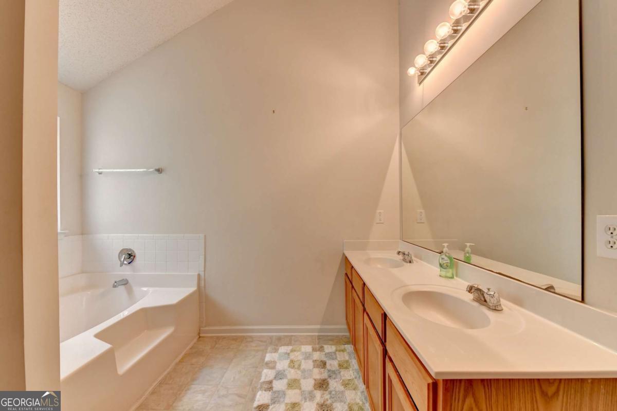 5187 Miller Woods Trail Property Photo 48