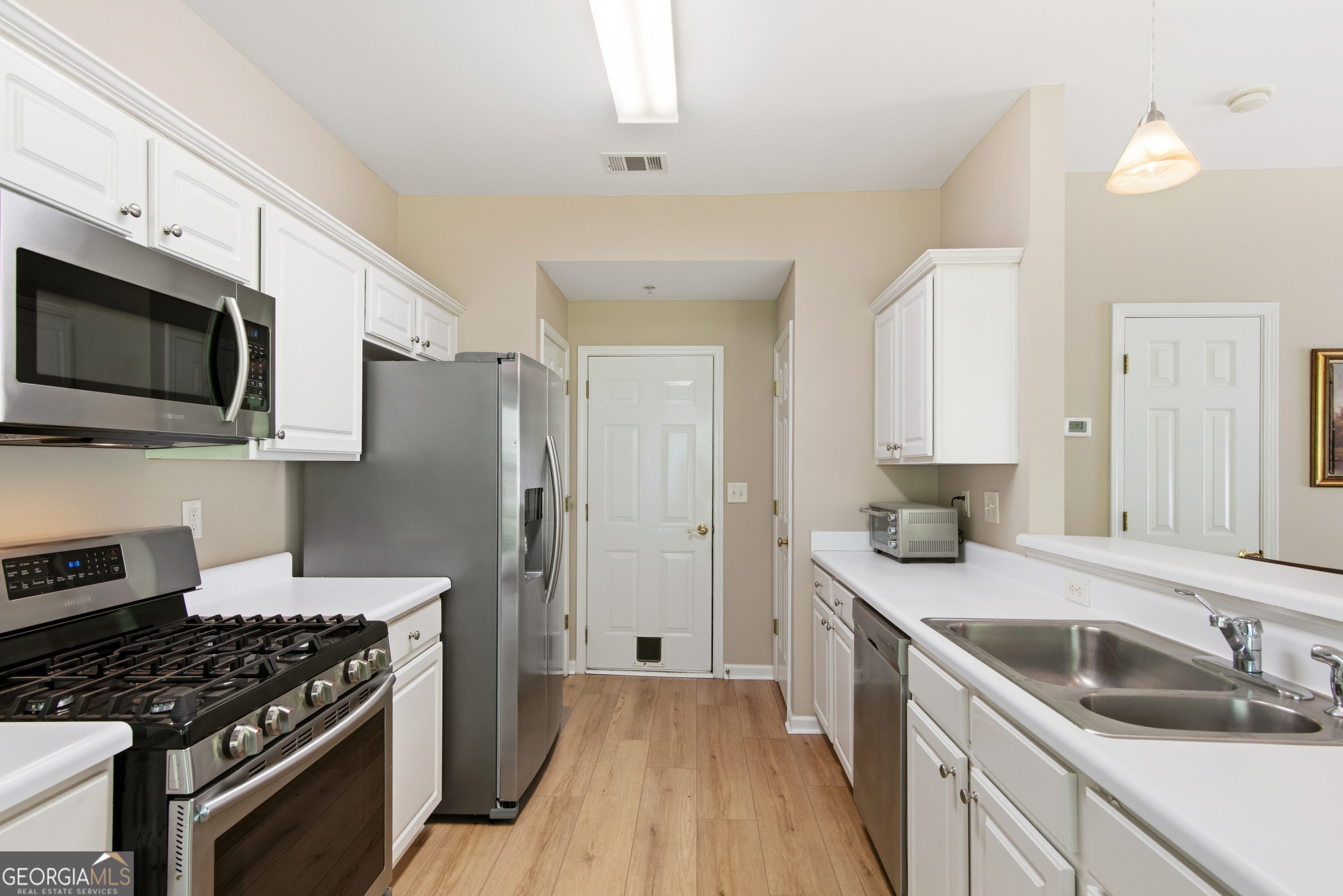 120 Regent Place Property Photo 11