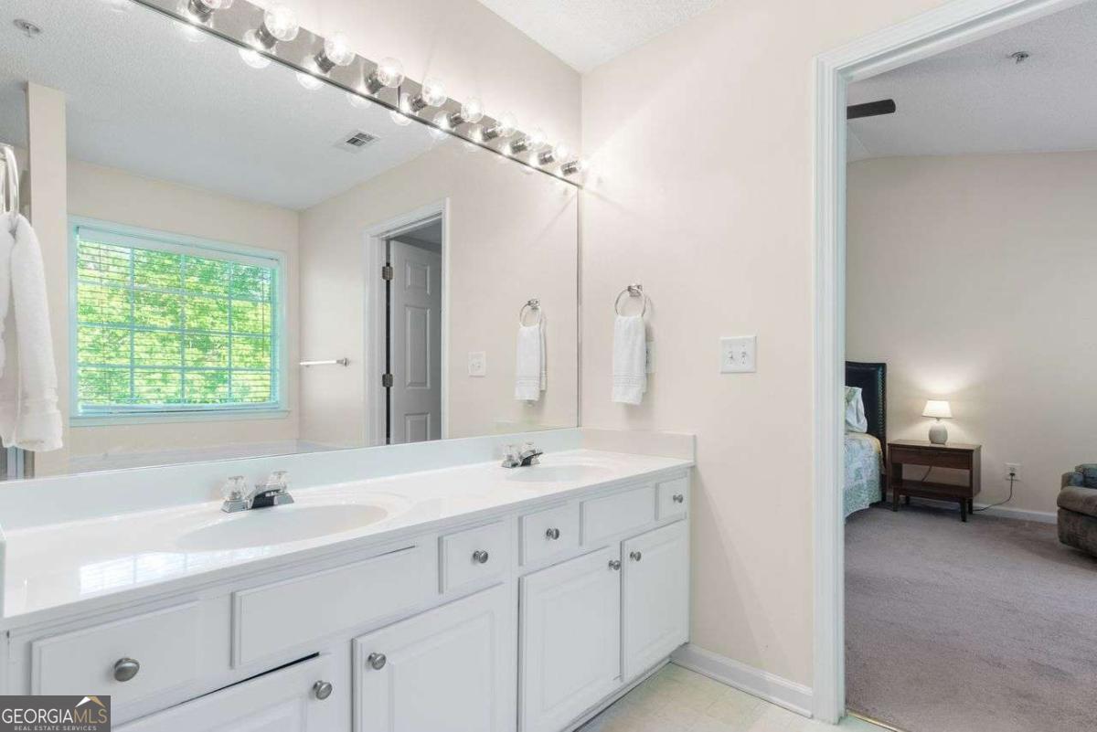 120 Regent Place Property Photo 23