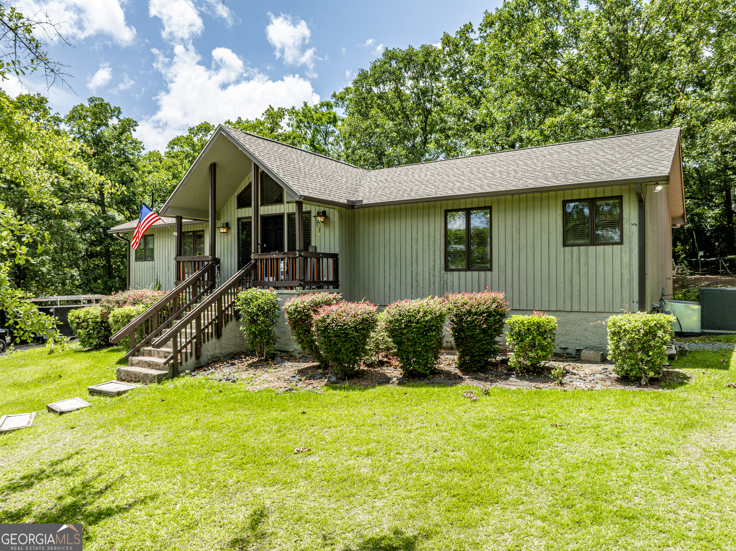 118 Pinecrest Drive Ne Property Photo 3