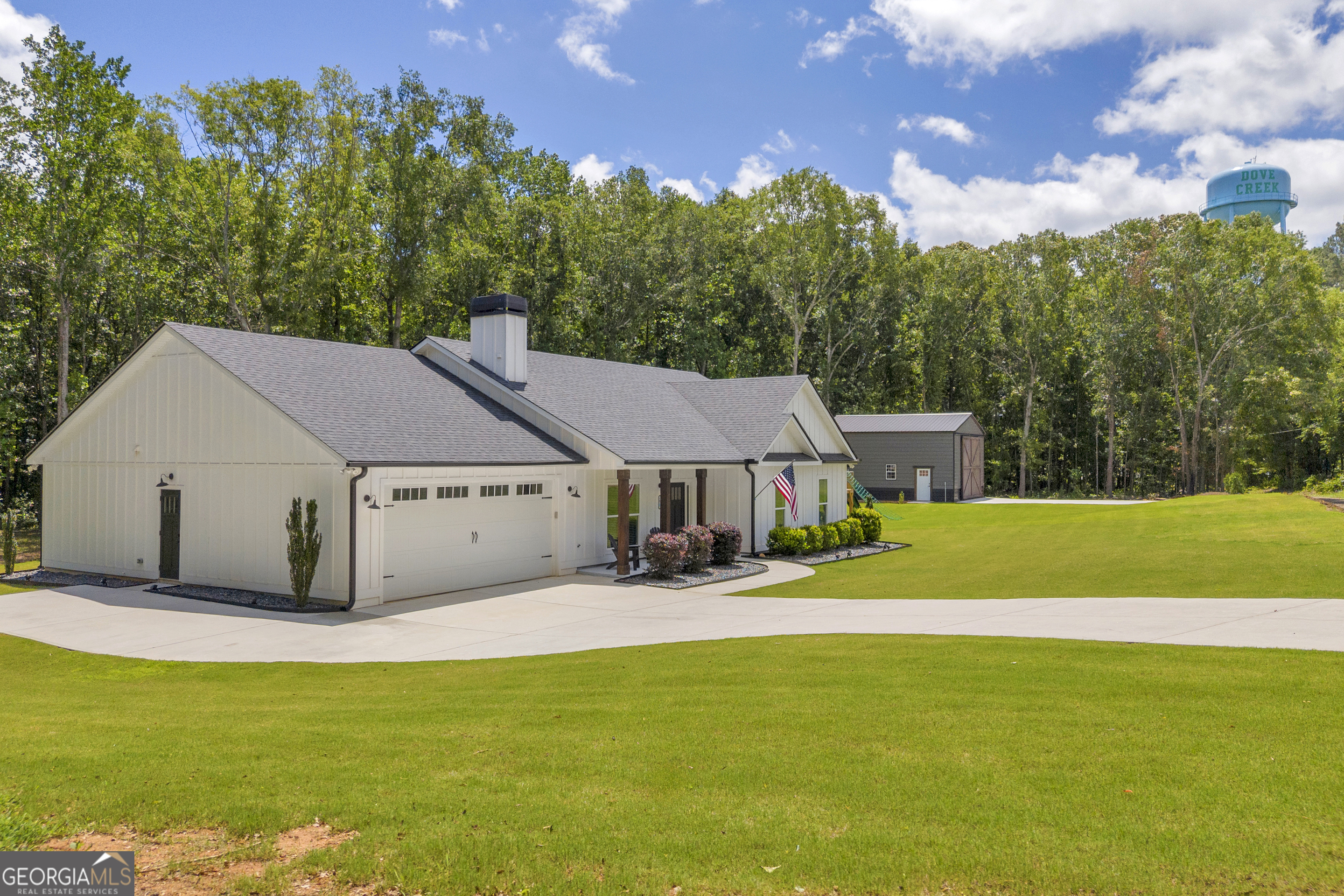 1025 Dewey Road Property Photo 4