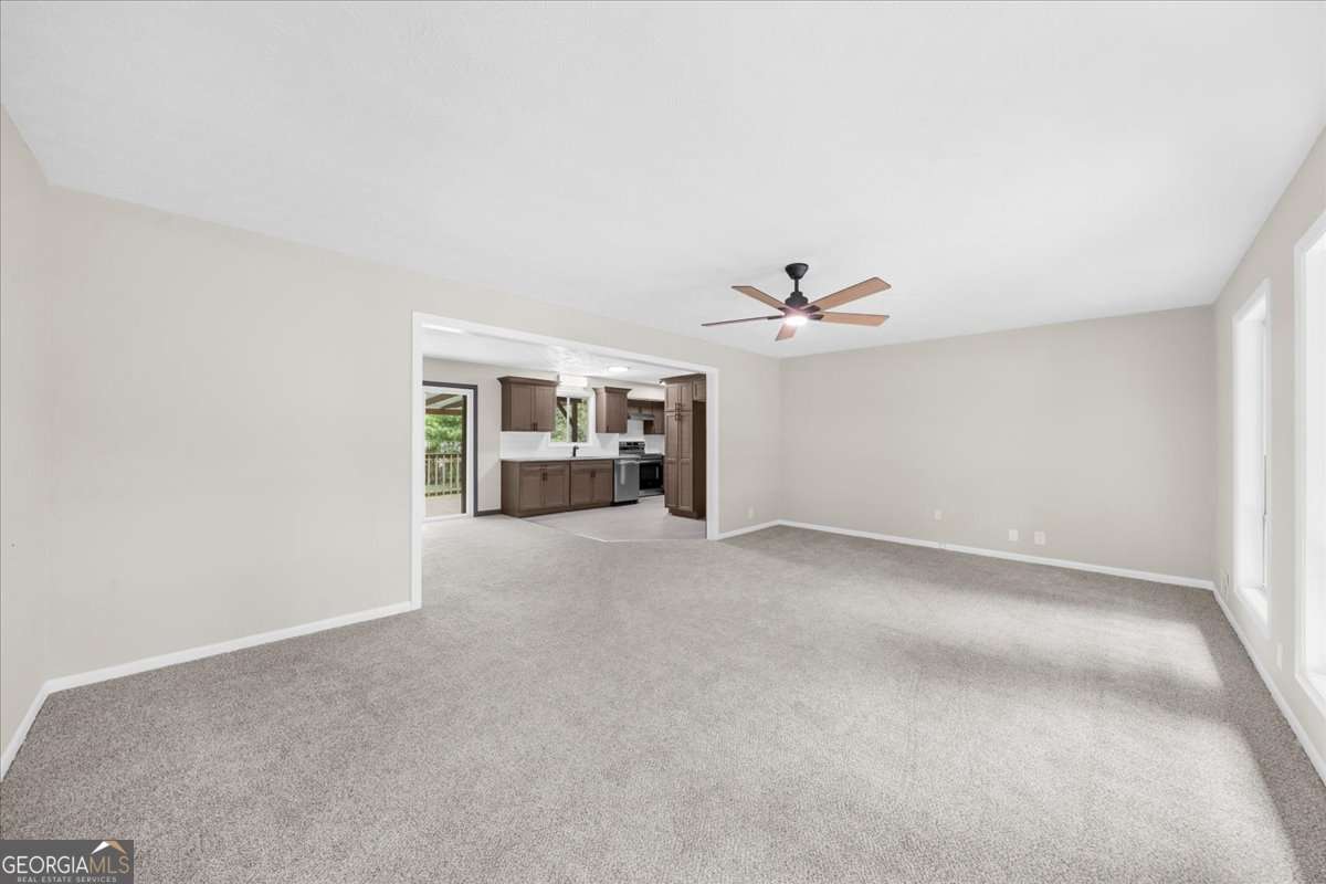 2053 Deerfield Run Property Photo 4
