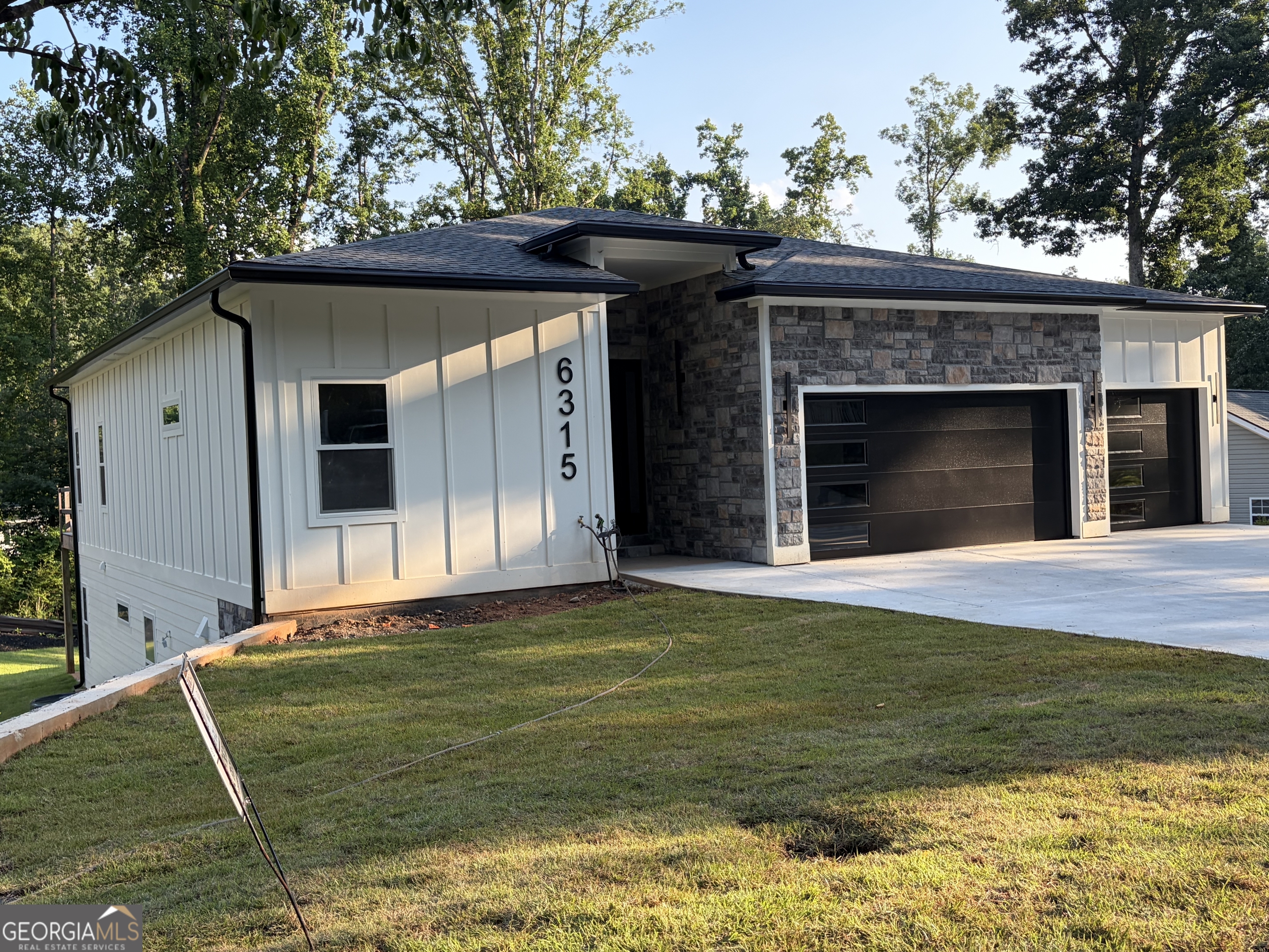 6315 Reives Road Property Photo 1