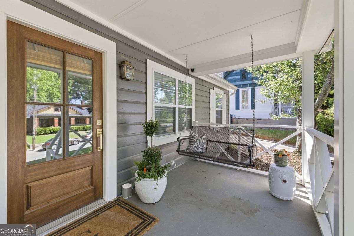 458 Prior Street Property Photo 3