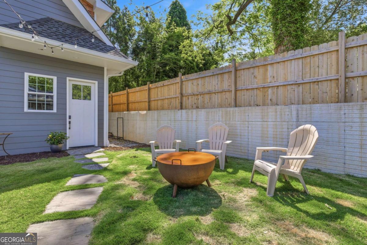 458 Prior Street Property Photo 11