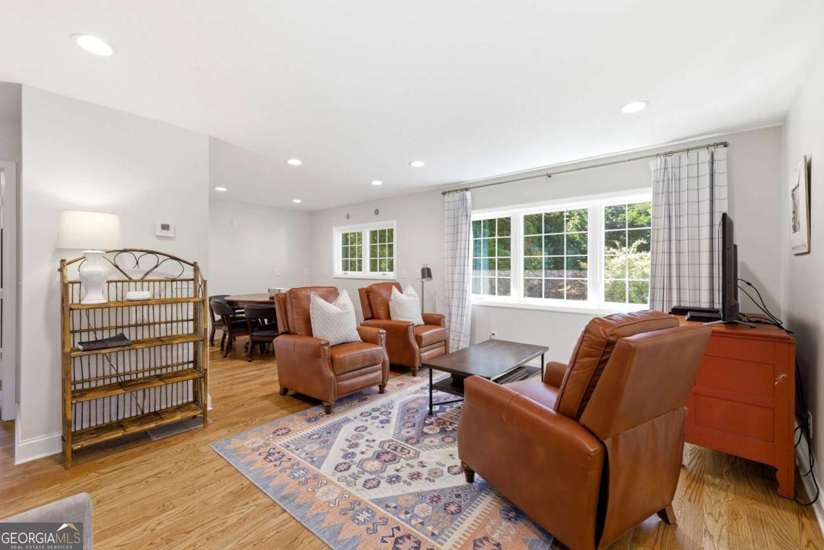 458 Prior Street Property Photo 15