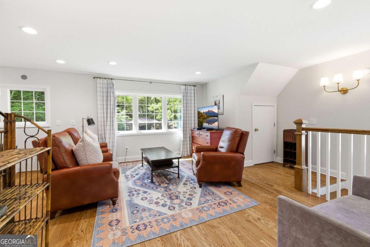 458 Prior Street Property Photo 16