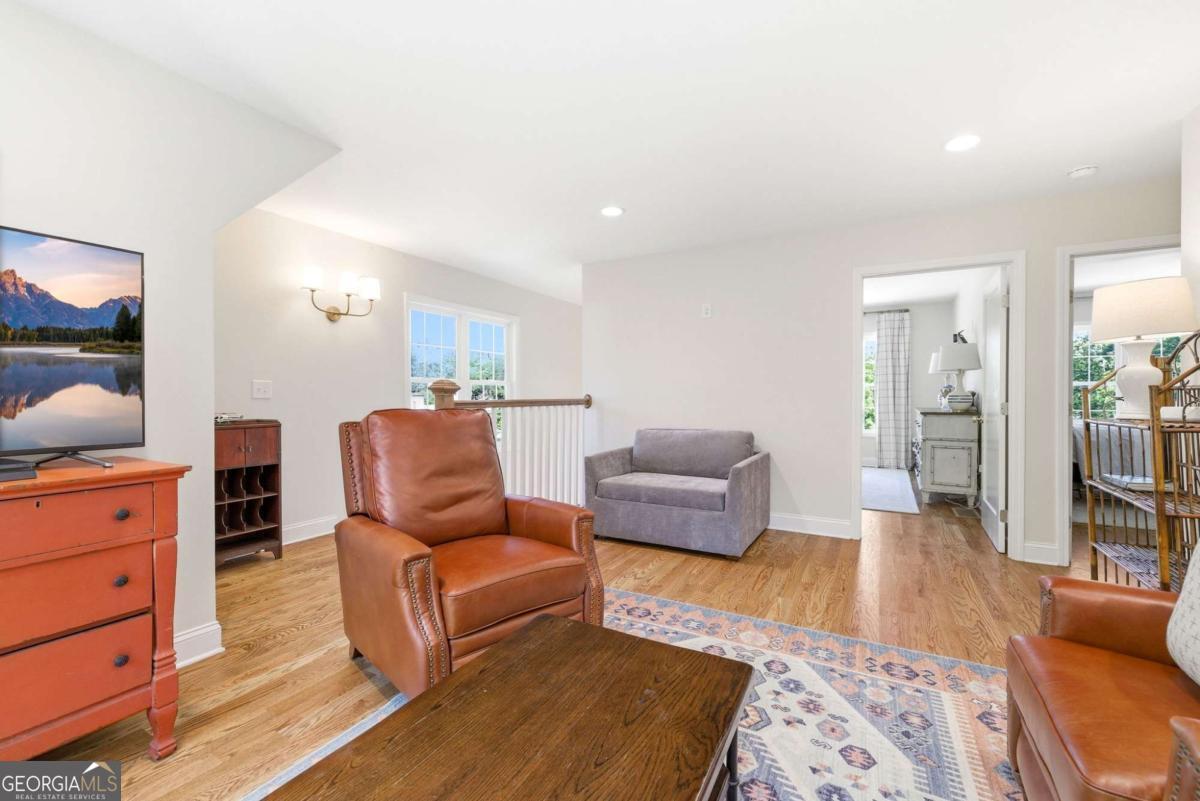 458 Prior Street Property Photo 17