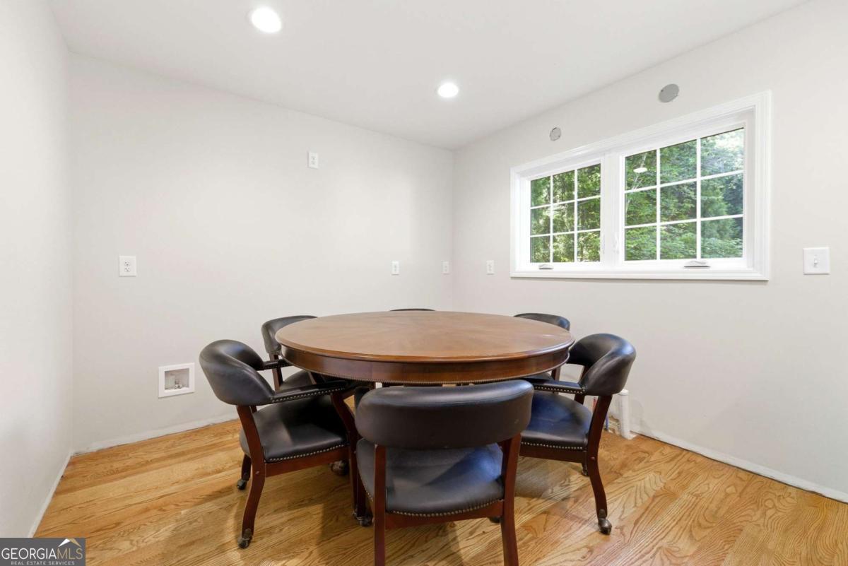 458 Prior Street Property Photo 18