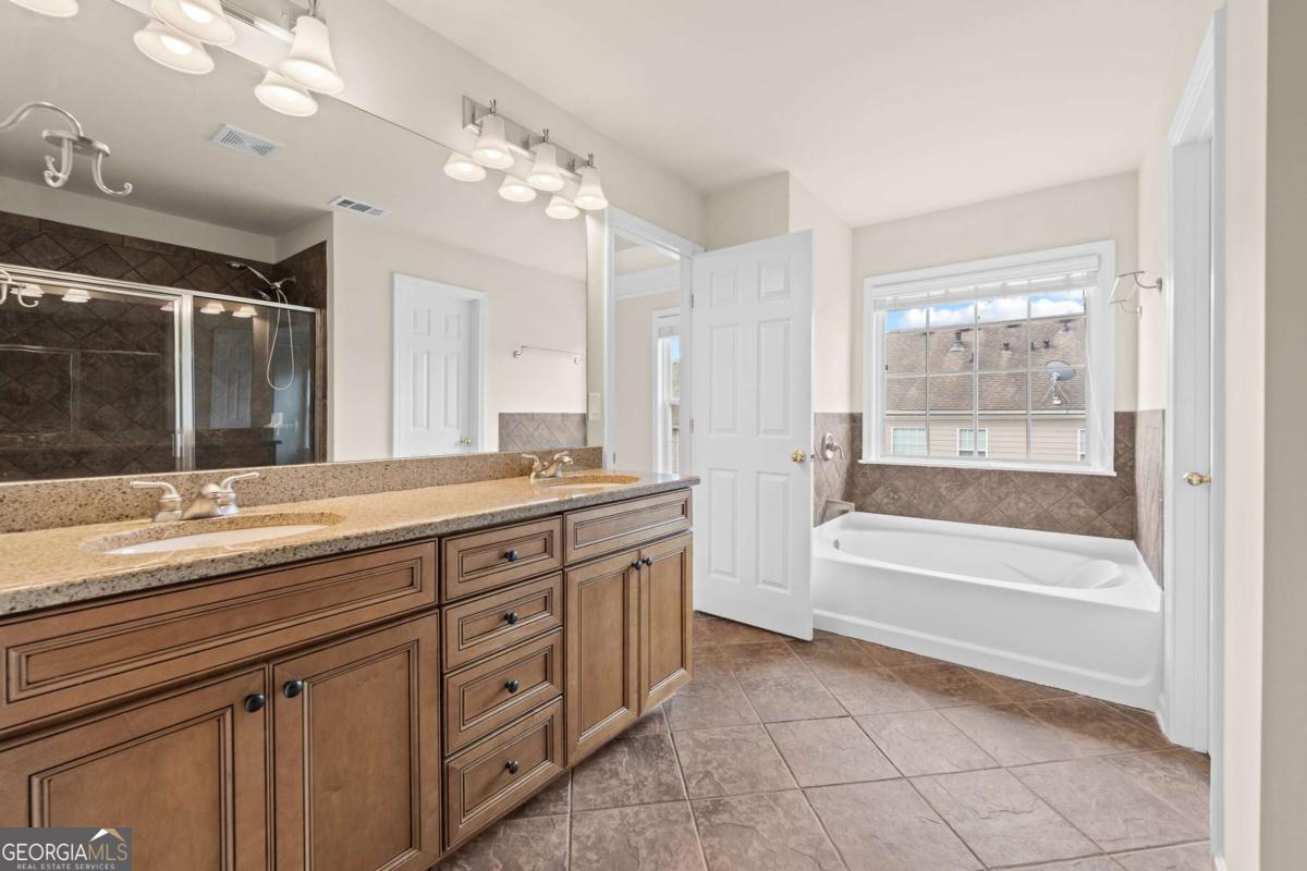 6029 Bartam Cove Property Photo 27