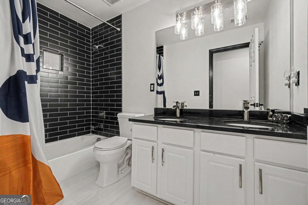 2587 Alvecot Circle Se Property Photo 24