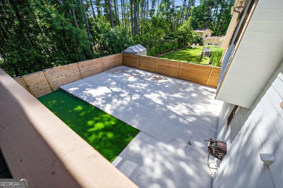 2036 Peach Shoals Circle Property Photo 9