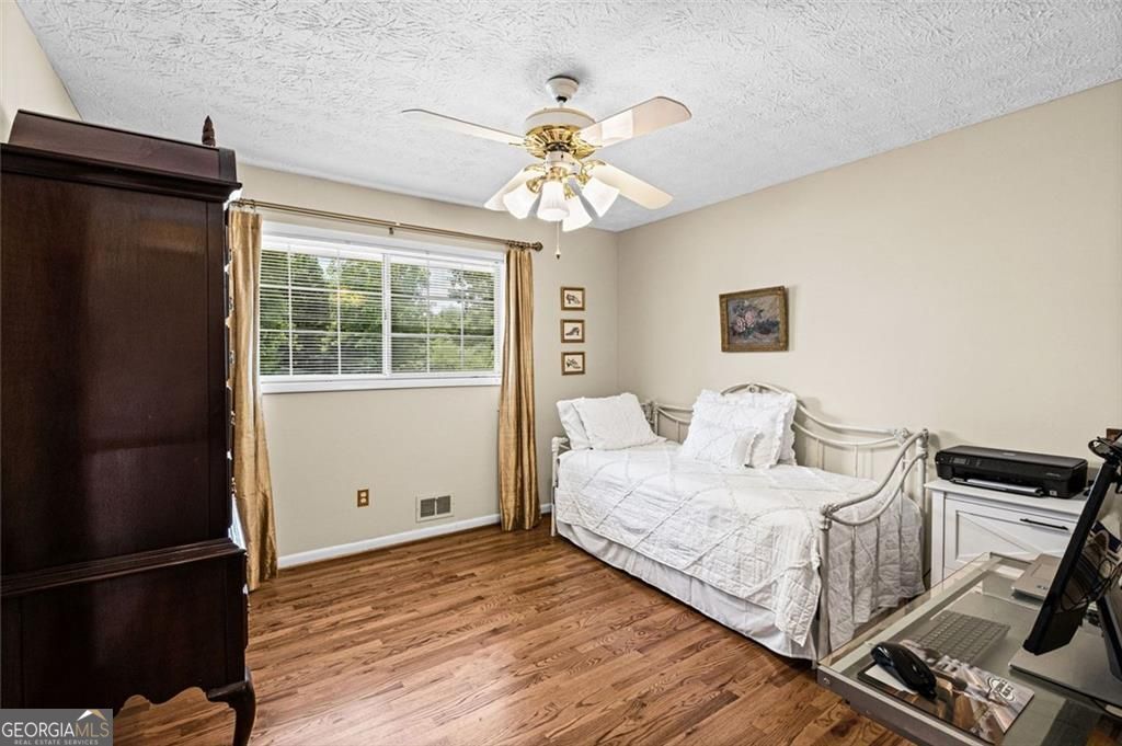 2730 Fontainebleau Drive Property Photo 25