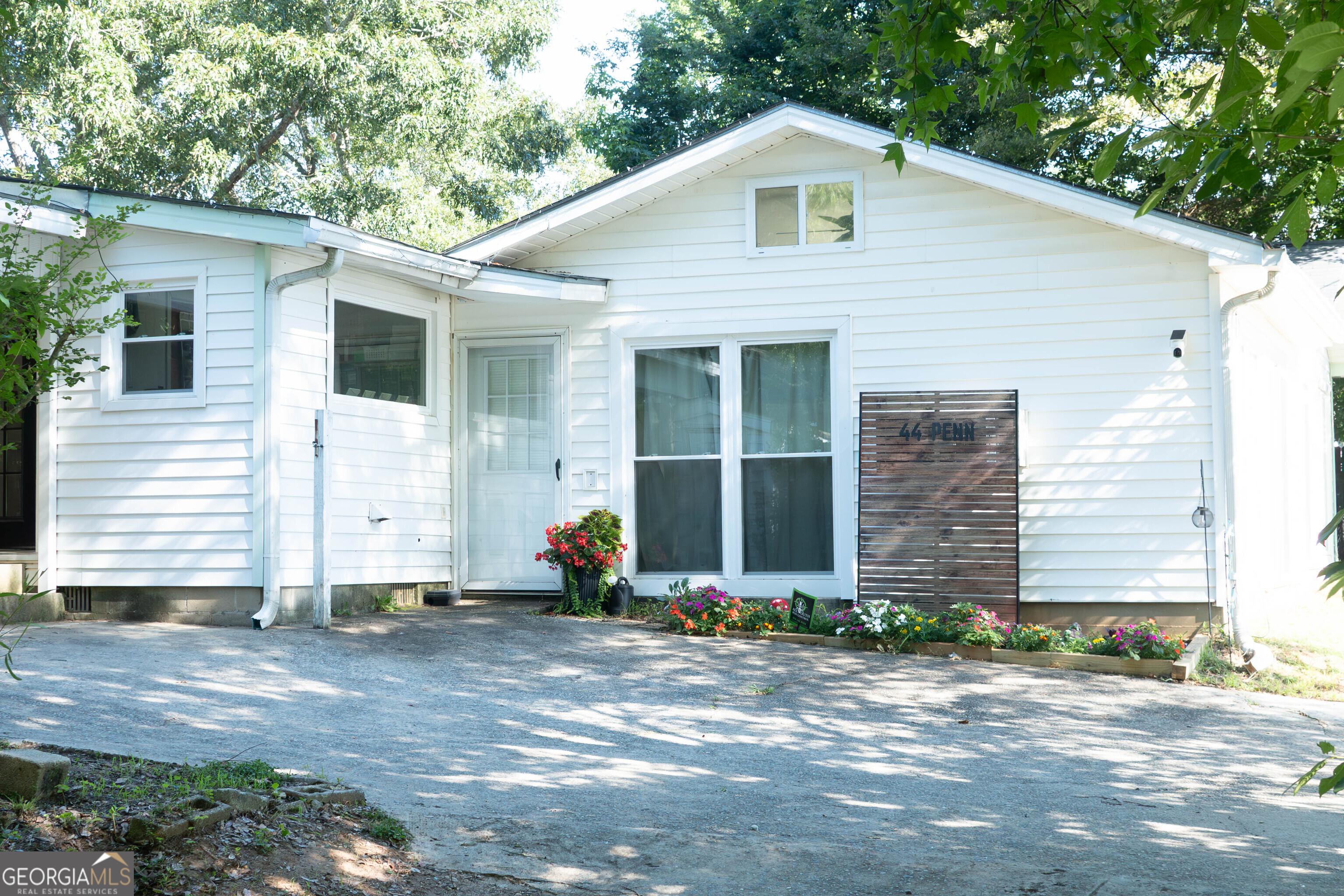 44 Penn Drive Property Photo 1