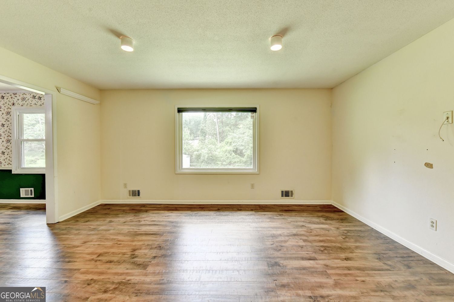 1577 Harbour Oaks Road Property Photo 6