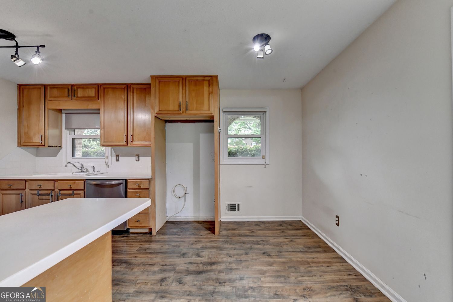 1577 Harbour Oaks Road Property Photo 16