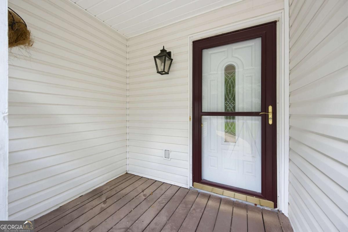320 River Chase Drive Property Photo 3
