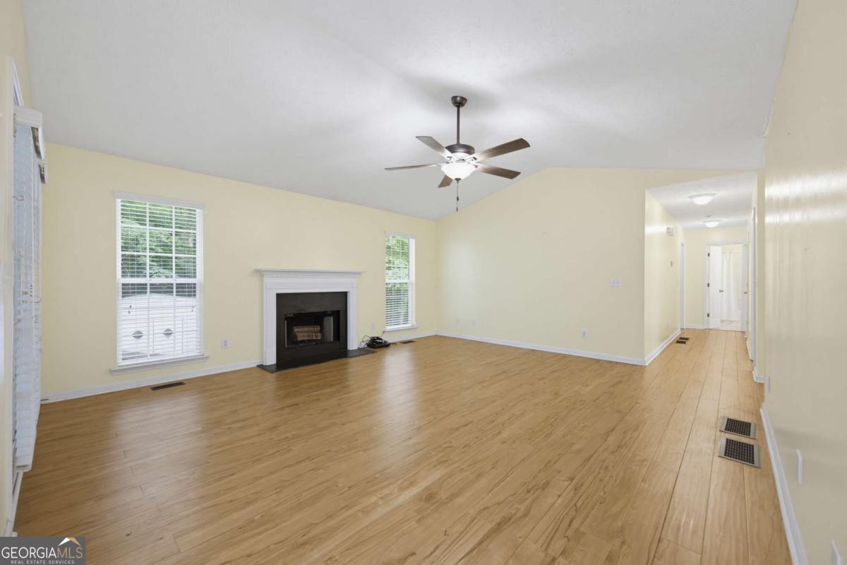 320 River Chase Drive Property Photo 7