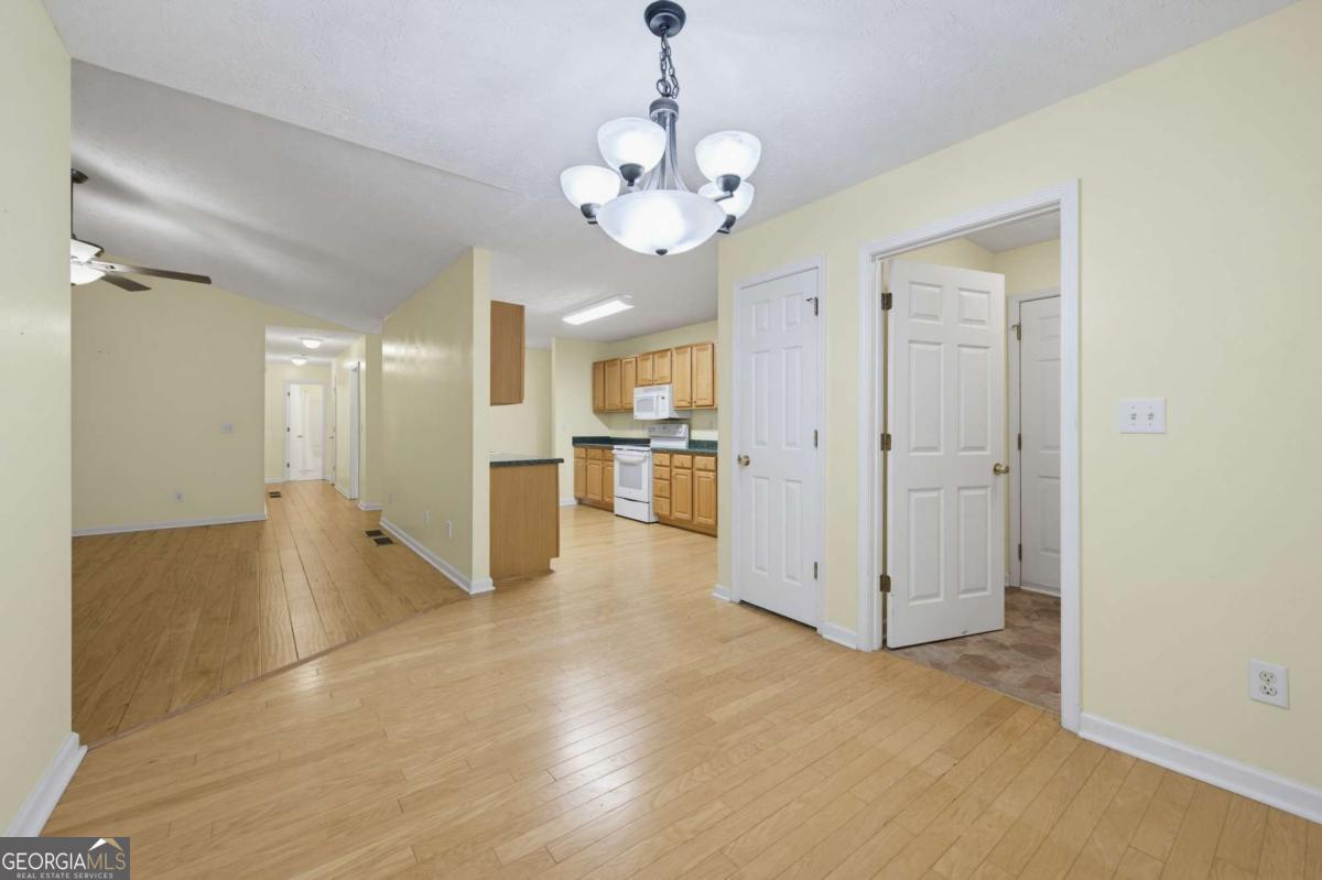 320 River Chase Drive Property Photo 10