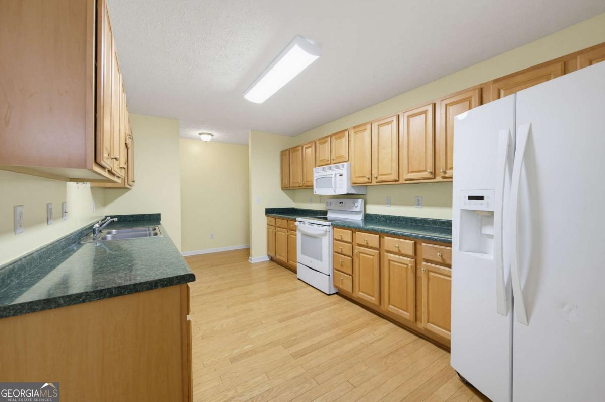 320 River Chase Drive Property Photo 12