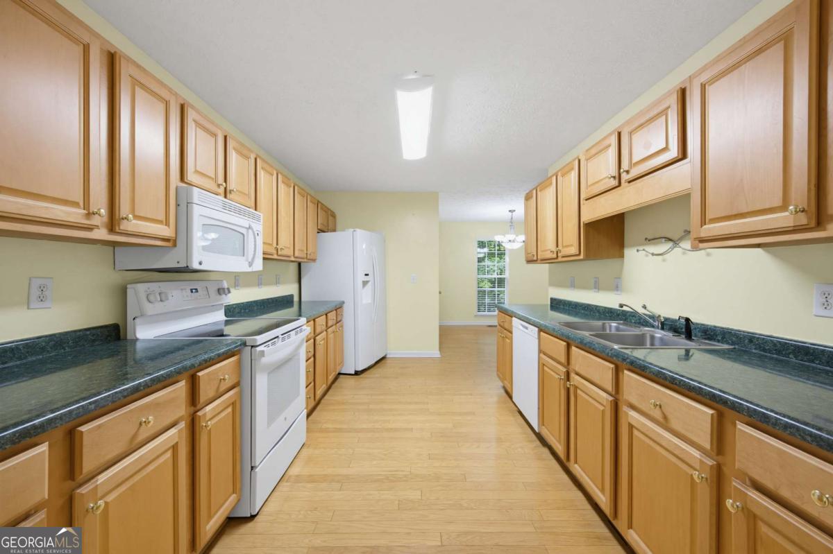 320 River Chase Drive Property Photo 13