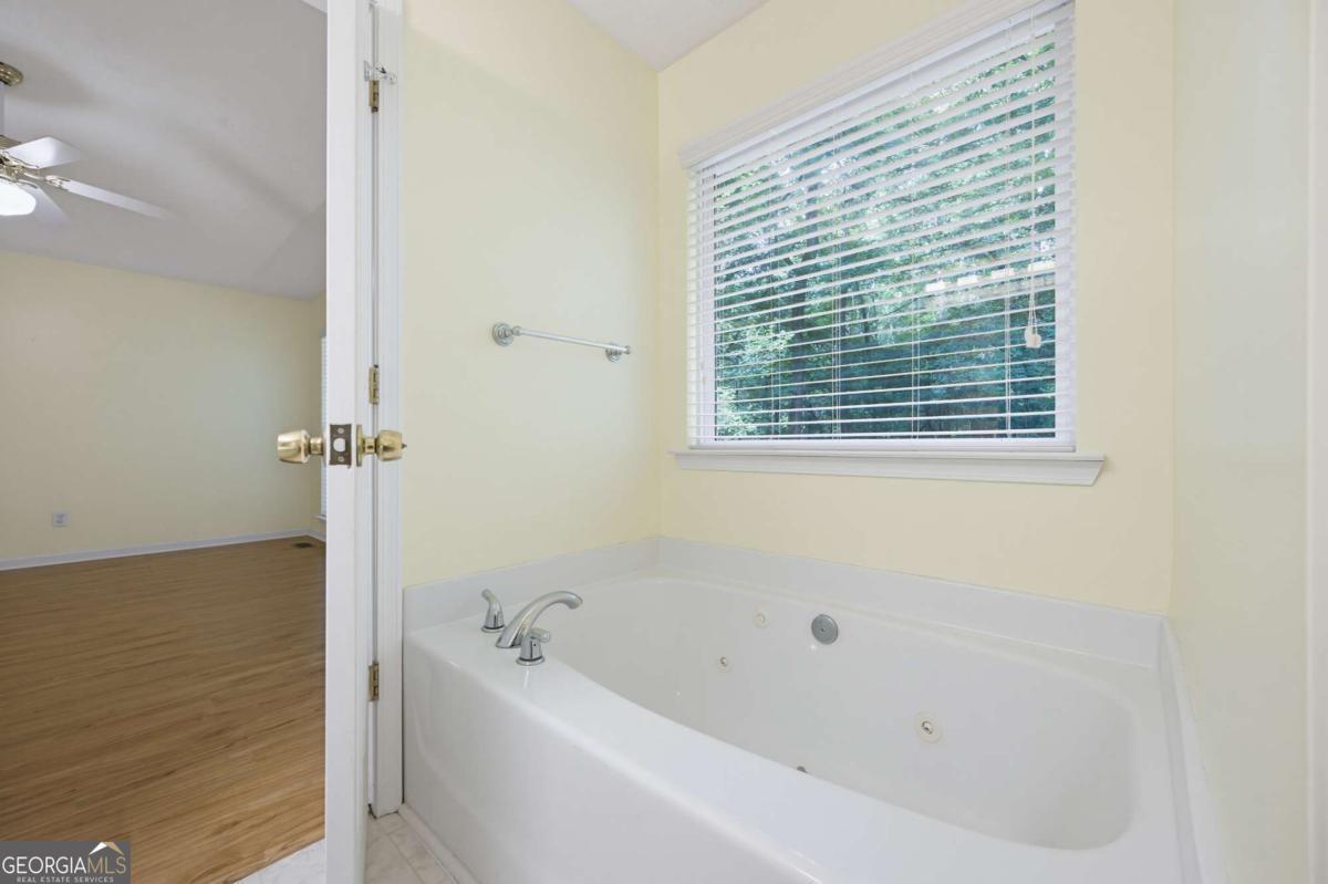 320 River Chase Drive Property Photo 18