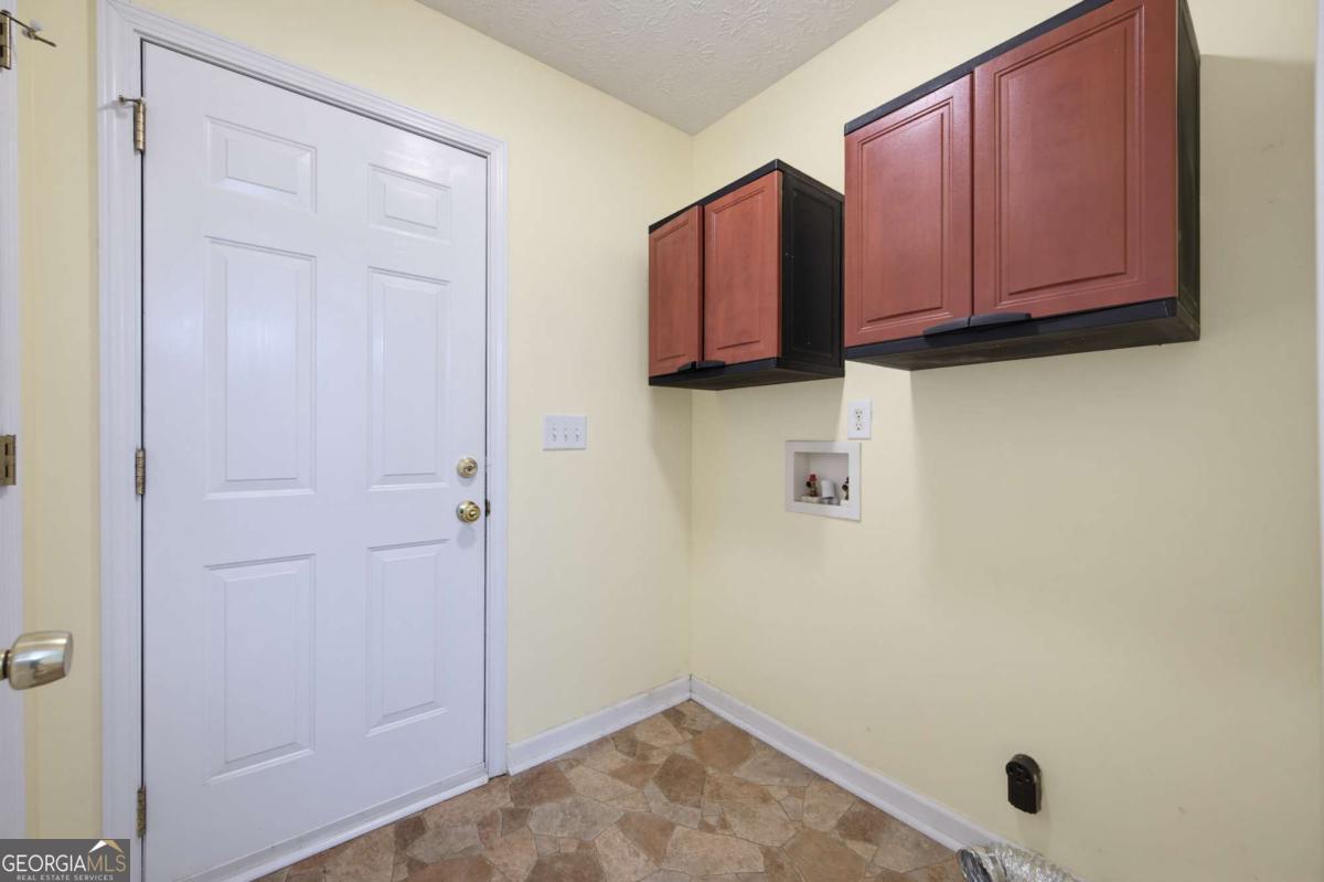 320 River Chase Drive Property Photo 24