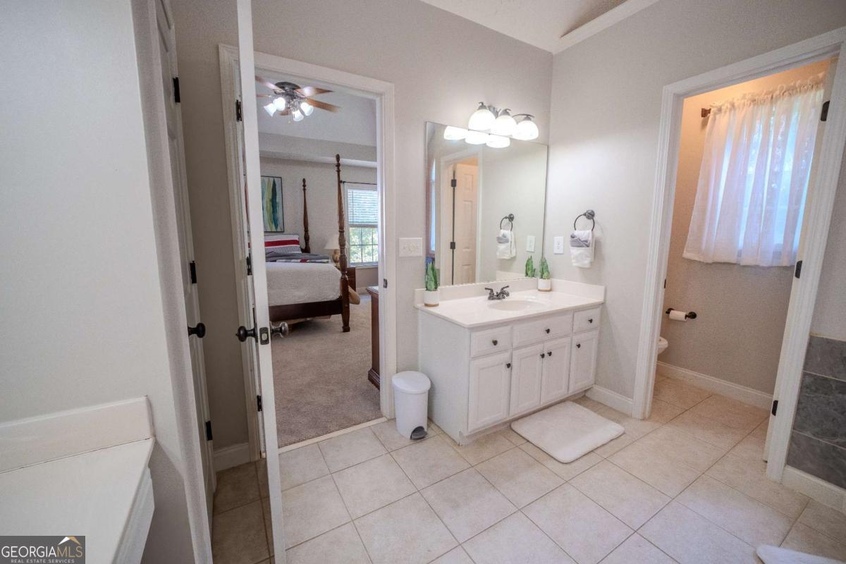 917 Ivy Brook Court Property Photo 8