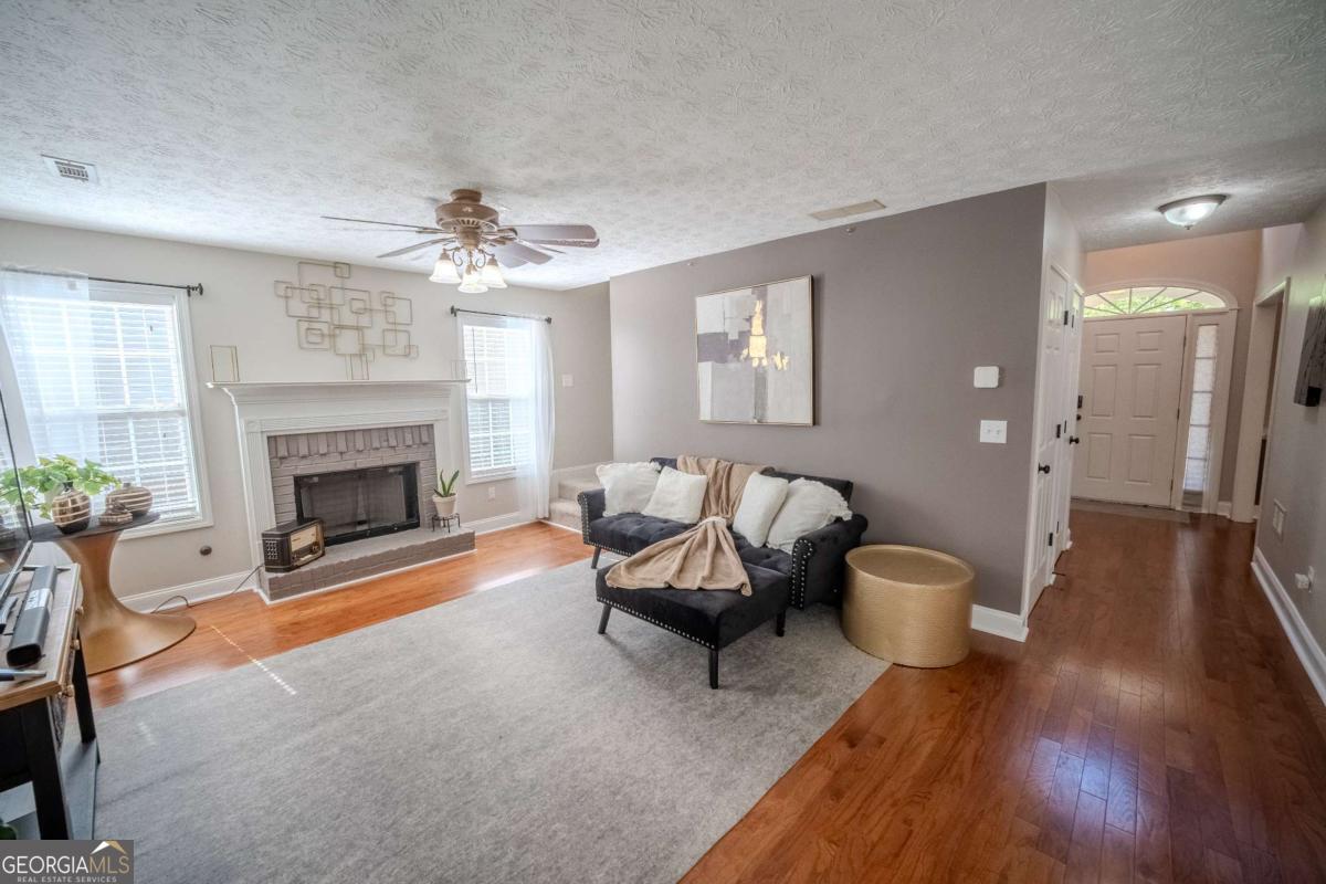 917 Ivy Brook Court Property Photo 11