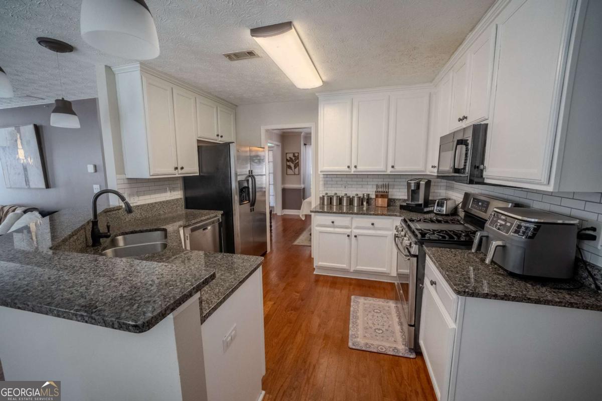 917 Ivy Brook Court Property Photo 15