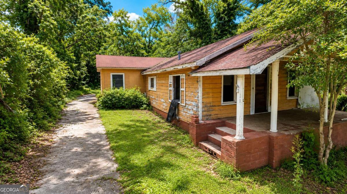 310 Edwards Avenue Property Photo 1