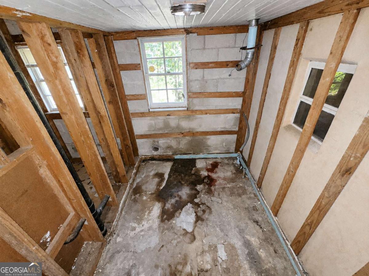 310 Edwards Avenue Property Photo 8